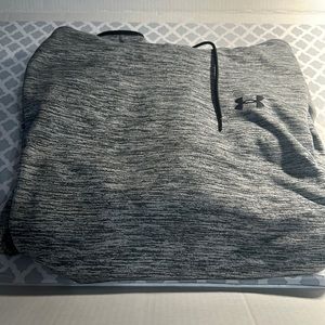Men’s size medium under Armour hoodie